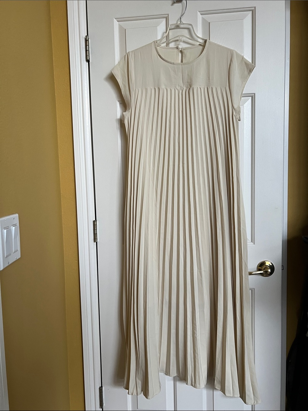 Pleated maxi dress
  ( Fine Accordion pleats )
